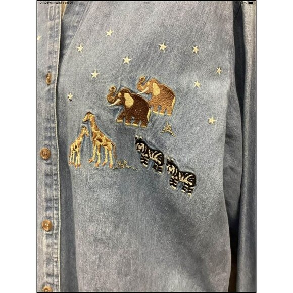 Women’s Vintage Christopher & Banks Button Up - Picture 4 of 8